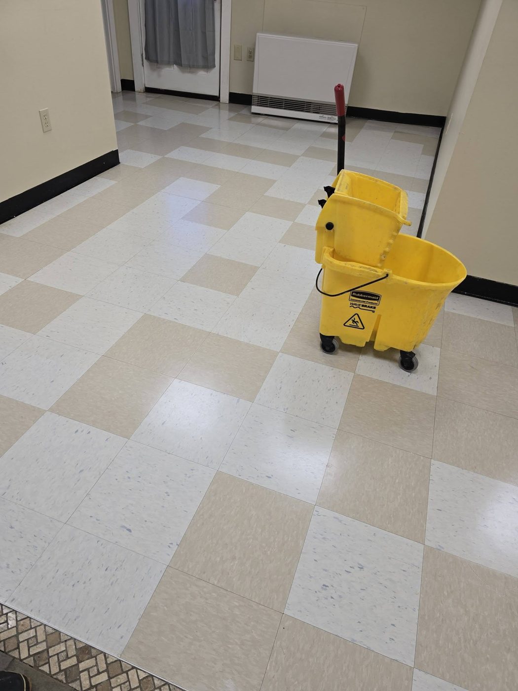 VCT / vinyl floor cleaning